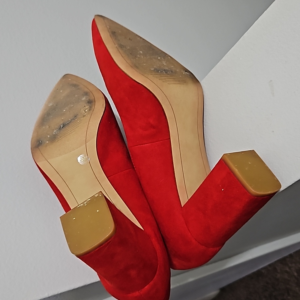 I.N.C International Concepts Bahiraf Red Lave Suede Pump Sz. 9 - Picture 5 of 5